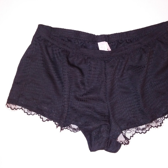 Victoria Secret Pajama Shorts - Picture 6 of 8